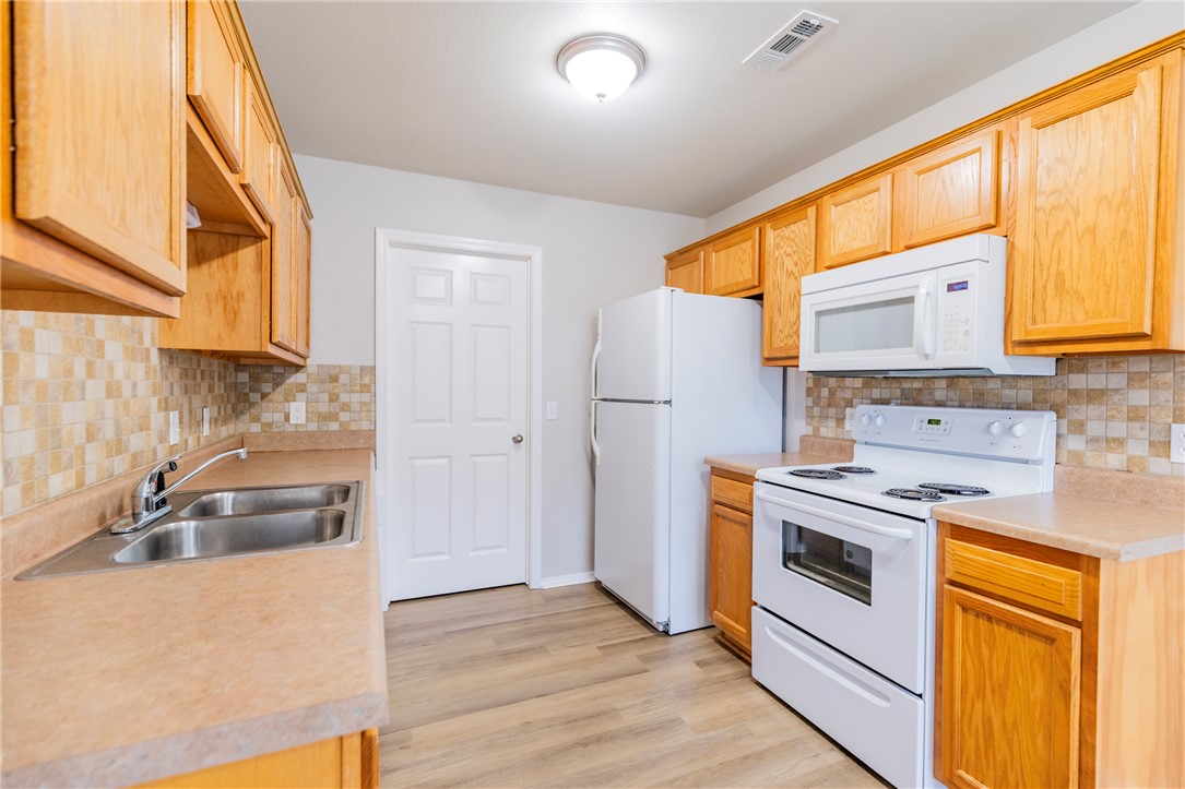 High Meadows Bentonville - Residential Lease