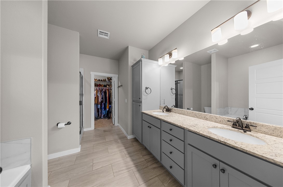 Emerald Point - Residential Lease