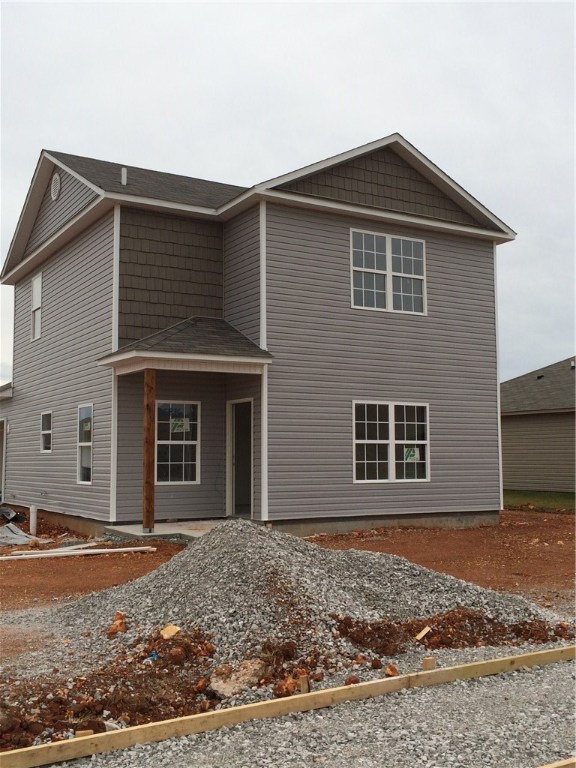 The community is centrally located to shopping and I-49 in Rogers.