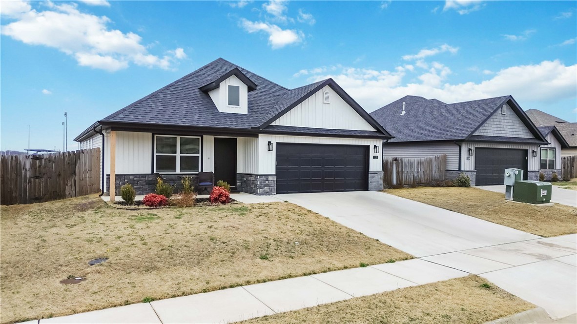 BARRINGTON PLACE-CENTERTON - Residential