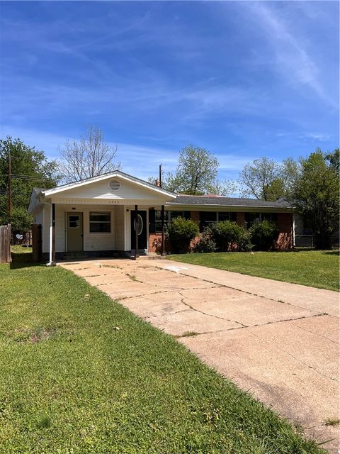 Photo of 1003 F Street, Russellville, AR 72801 (MLS # 1341999)