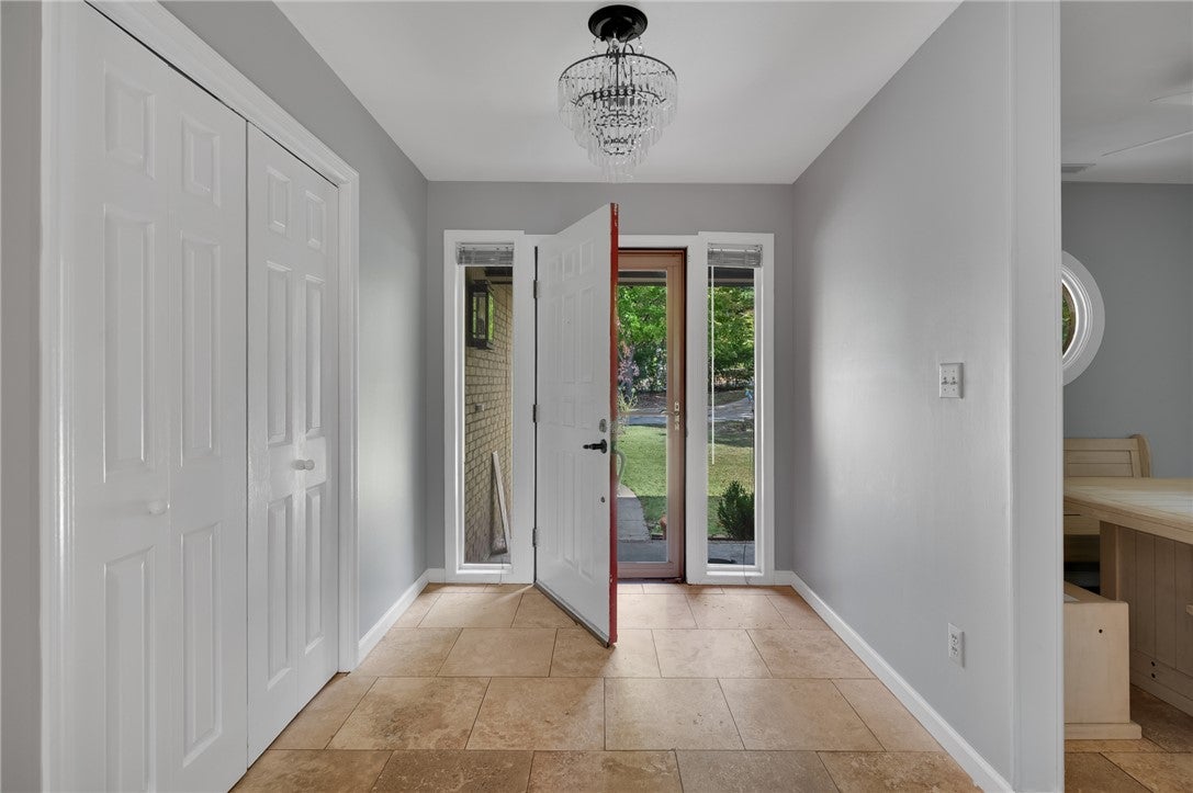 205 W Lakeview Drive