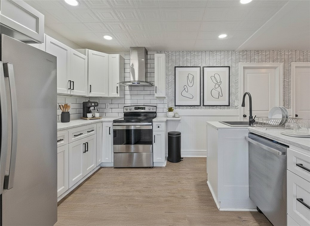 Townhouse Tct 3 A/K/A Drake Court Bvv - Residential