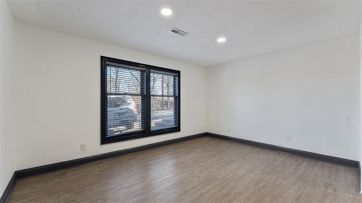 Townhouse Tct 3 A/K/A Drake Court Bvv - Residential