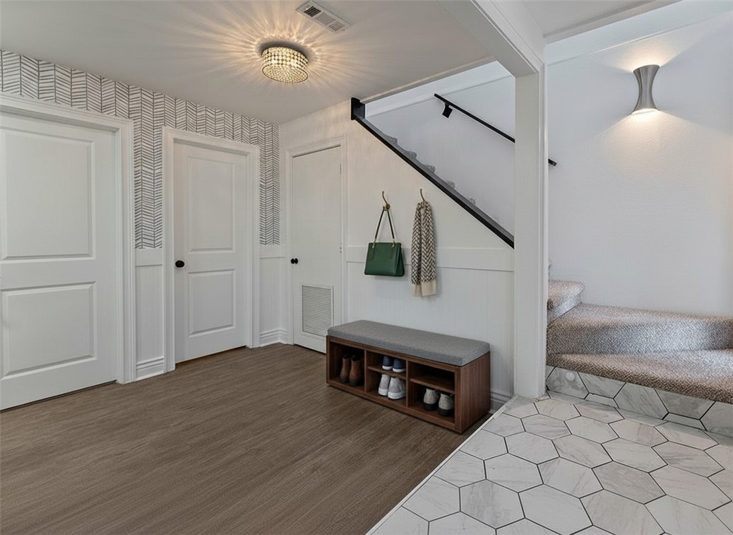 Townhouse Tct 3 A/K/A Drake Court Bvv - Residential