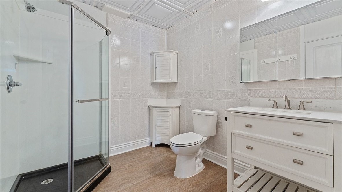 Townhouse Tct 3 A/K/A Drake Court Bvv - Residential