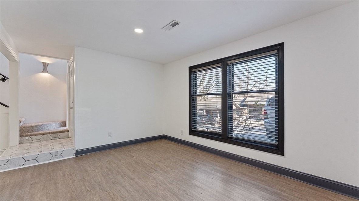 Townhouse Tct 3 A/K/A Drake Court Bvv - Residential