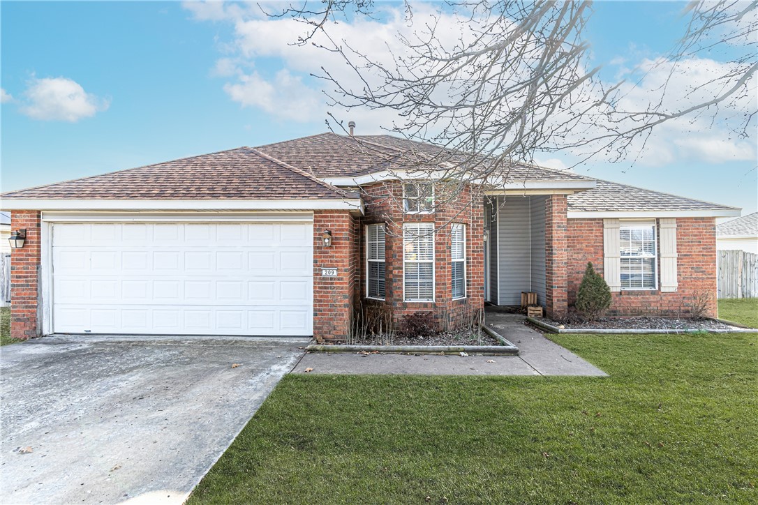Beautiful Recently renovated home with lots of light and close to the beautiful trails