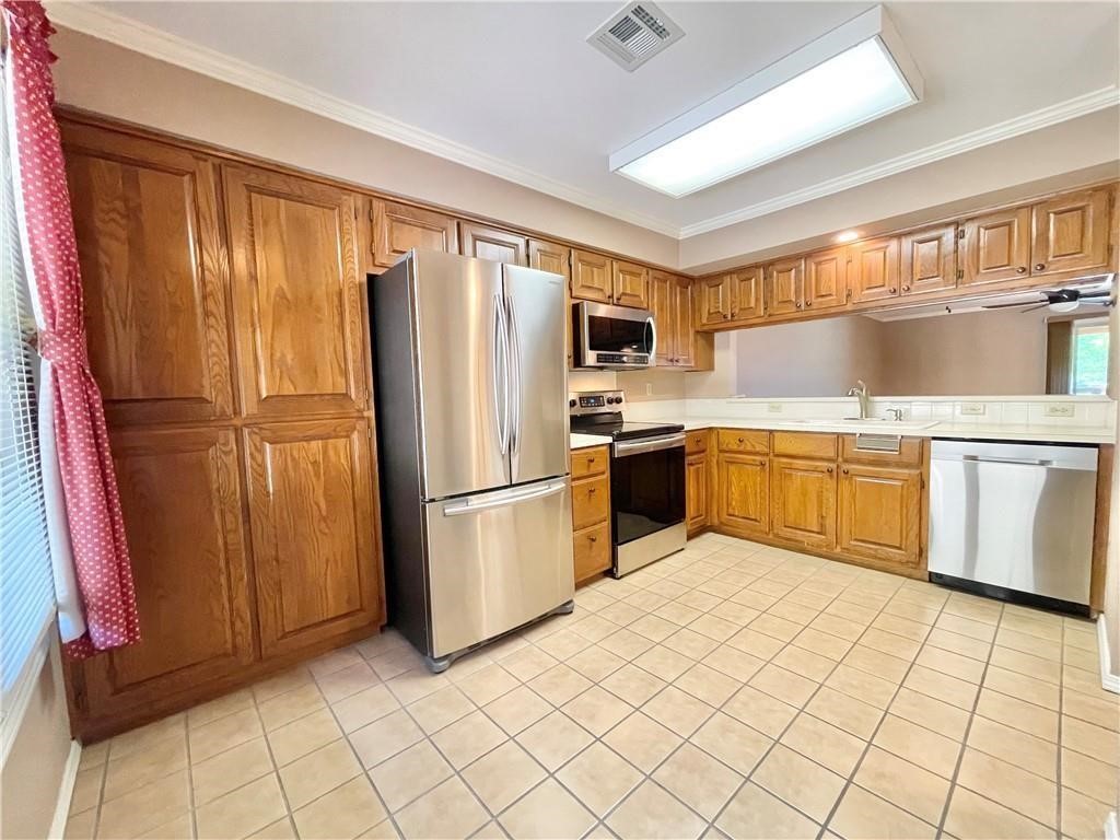 Metfield Courts - Residential Lease