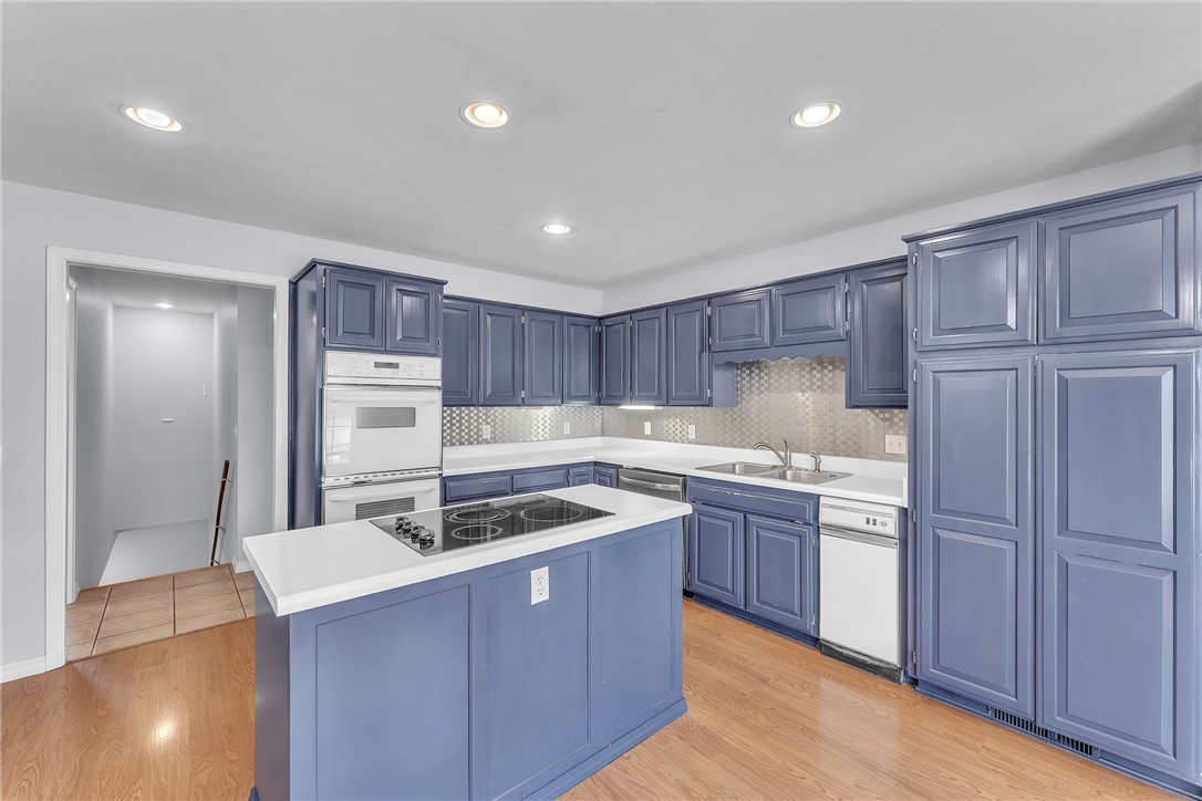 Unit 8 Holiday Island - Residential