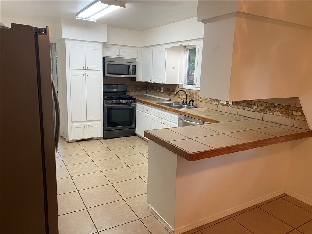 Maple Drive Ii - Residential Lease