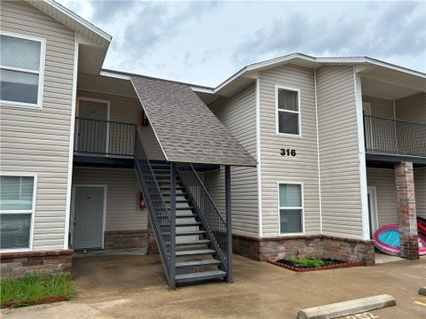 Photo of 316 Erin Place 202 #202, Springdale, AR 72764 (MLS # 1362881)