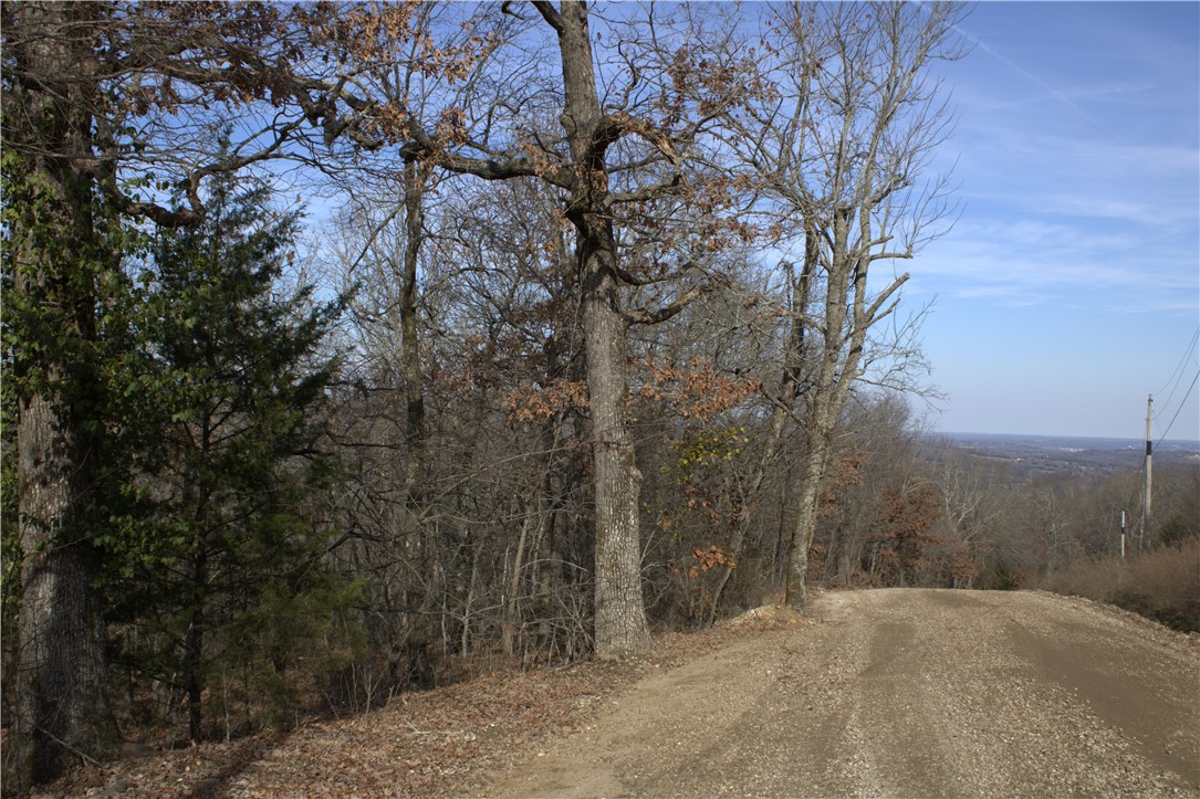 STR 13-14-32, 24-14-32 - Land