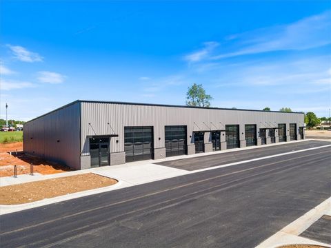. W Monroe Avenue Lowell AR 72745