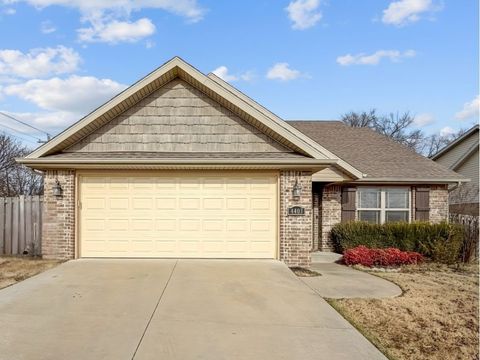 Photo of 4403 W Murfield Drive, Rogers, AR 72758 (MLS # 1330491)