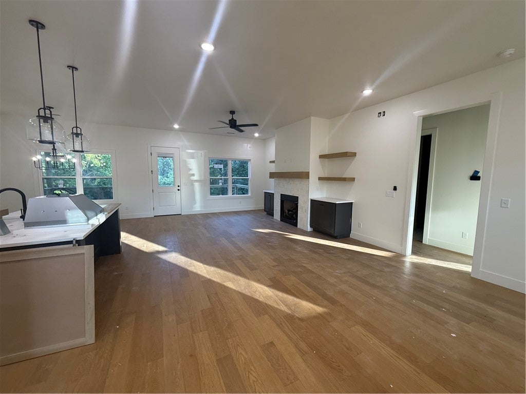 8 Jellinger Lane