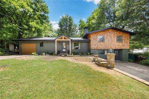 Photo of 415 Holly Street, Fayetteville, AR 72703 (MLS # 1352684)