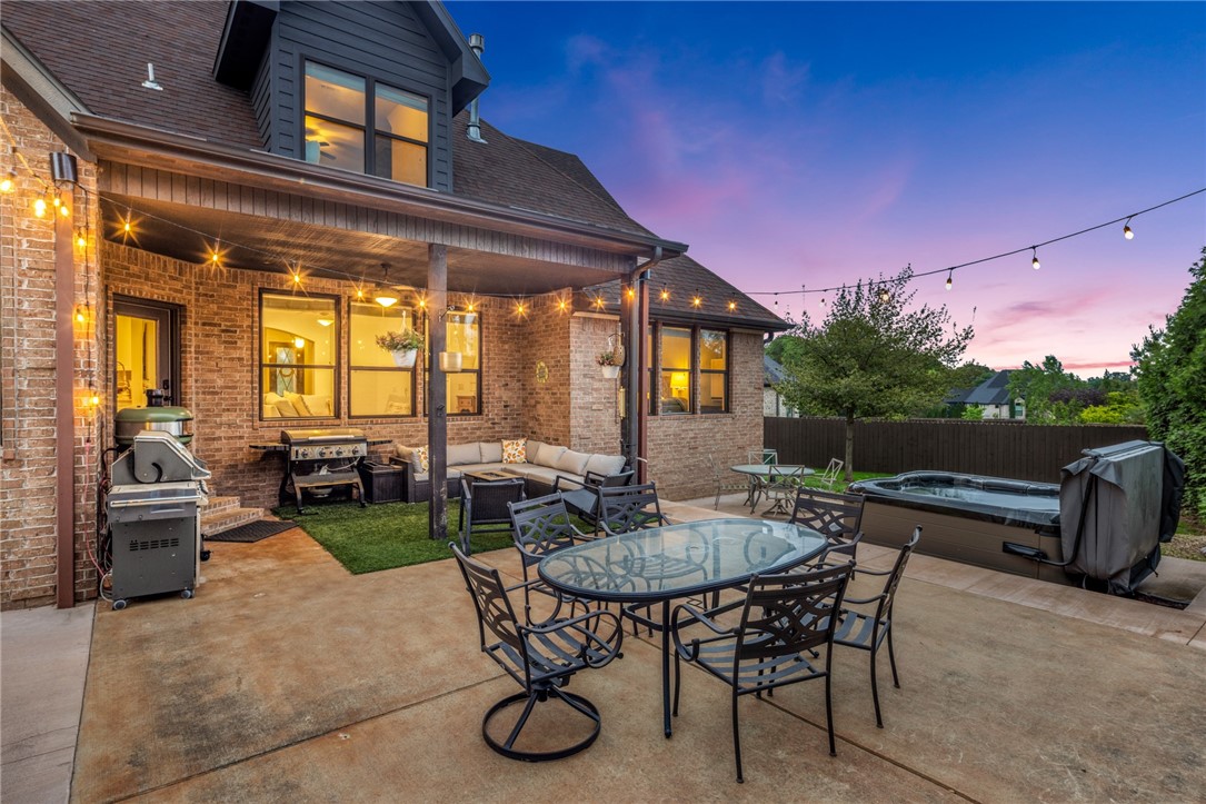 Oak Tree Centerton - Residential