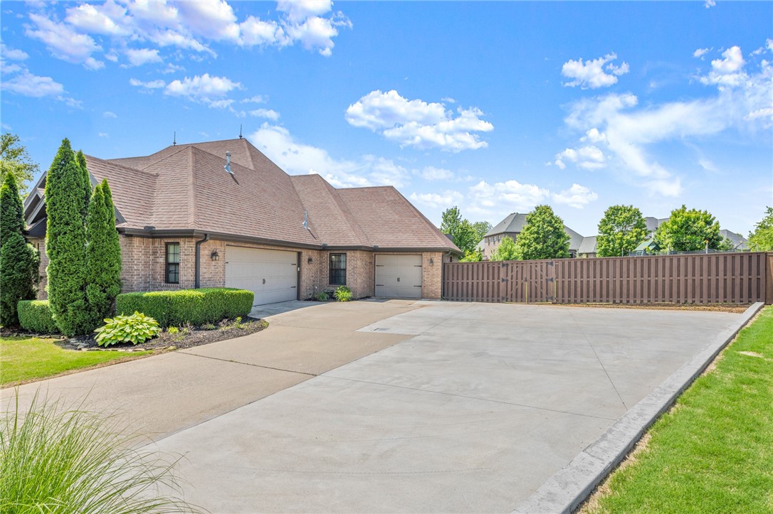 Oak Tree Centerton - Residential