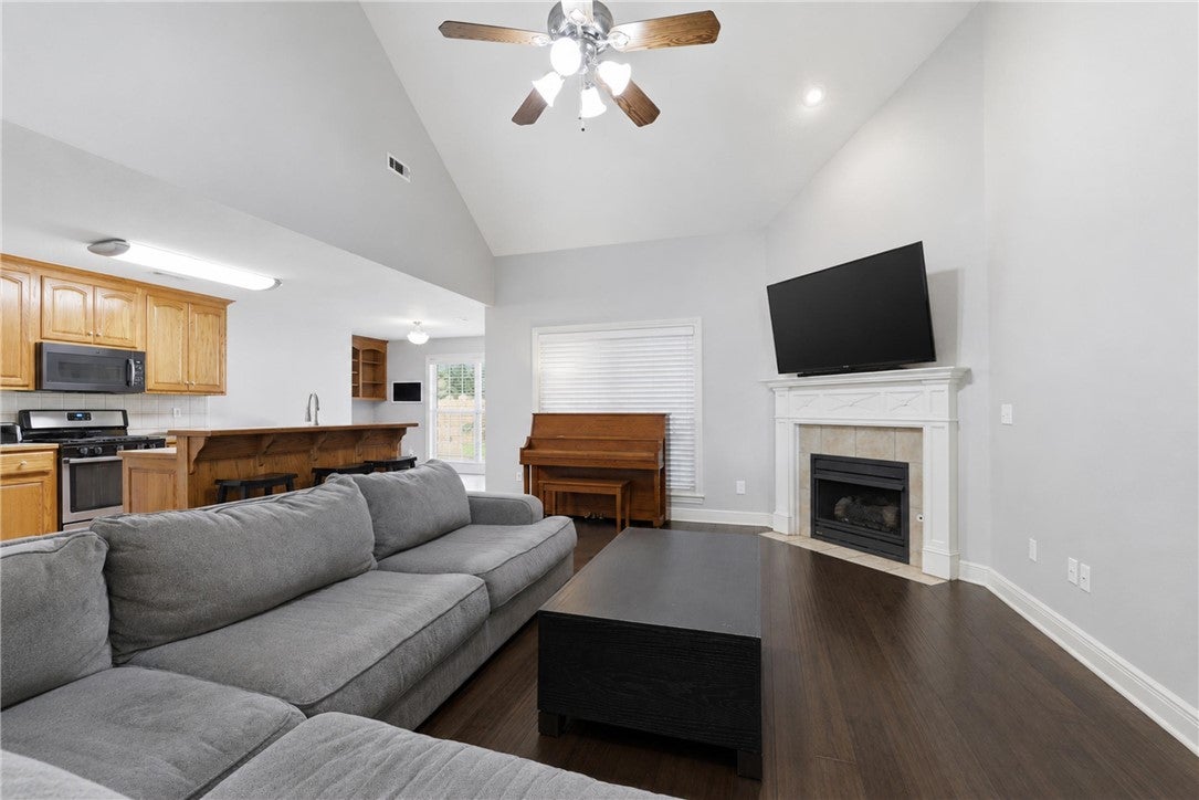 596 N Fox Meadows Lane - Photo 2
