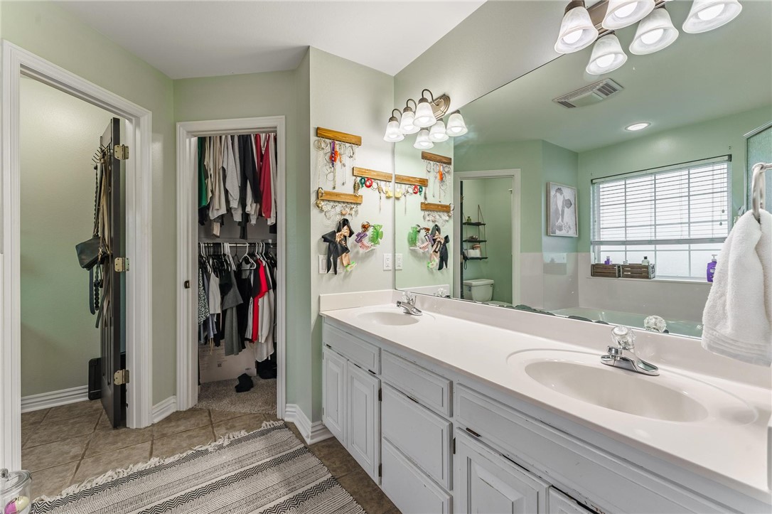 Champions Estates Rogers - Residential Lease