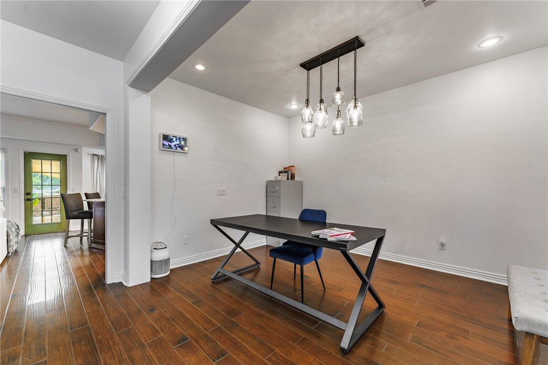 Champions Estates Rogers - Residential Lease
