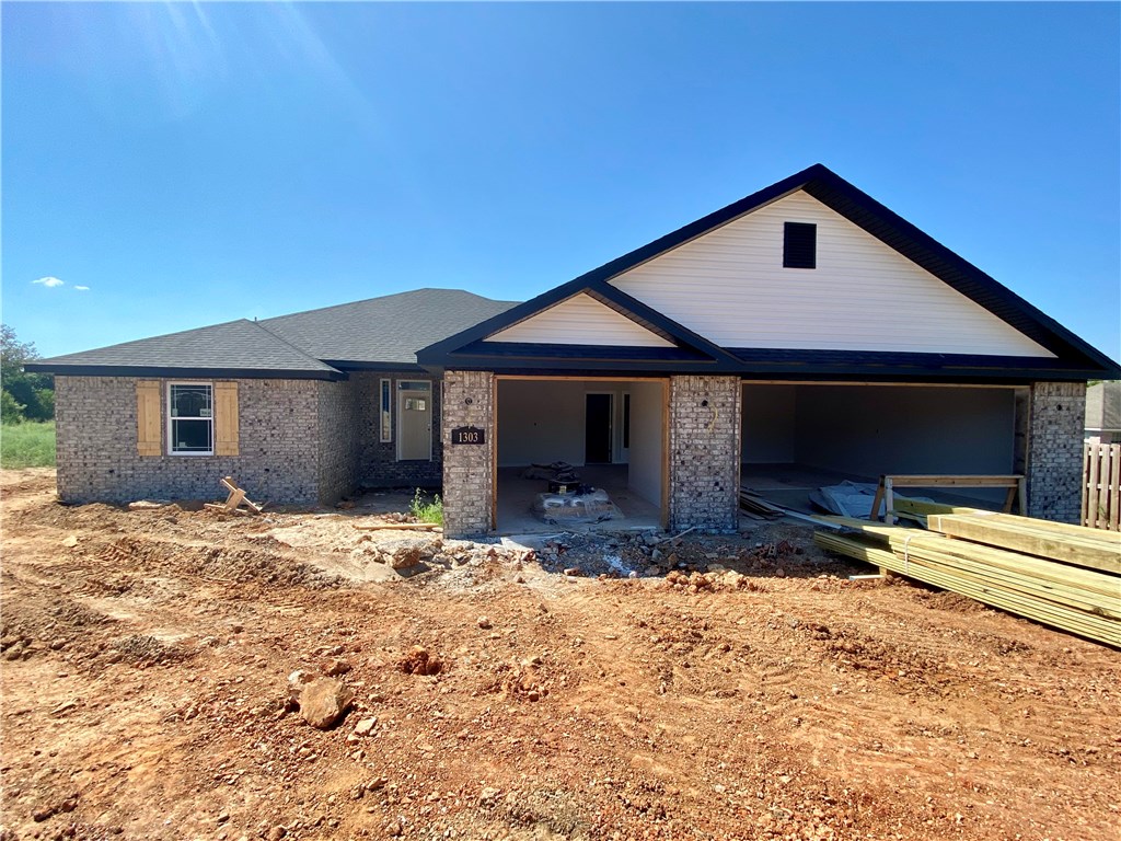 New construction located near schools and minutes to Bentonville. This 4 bedroom 2 bath house is the perfect place to call home. ProBuilt