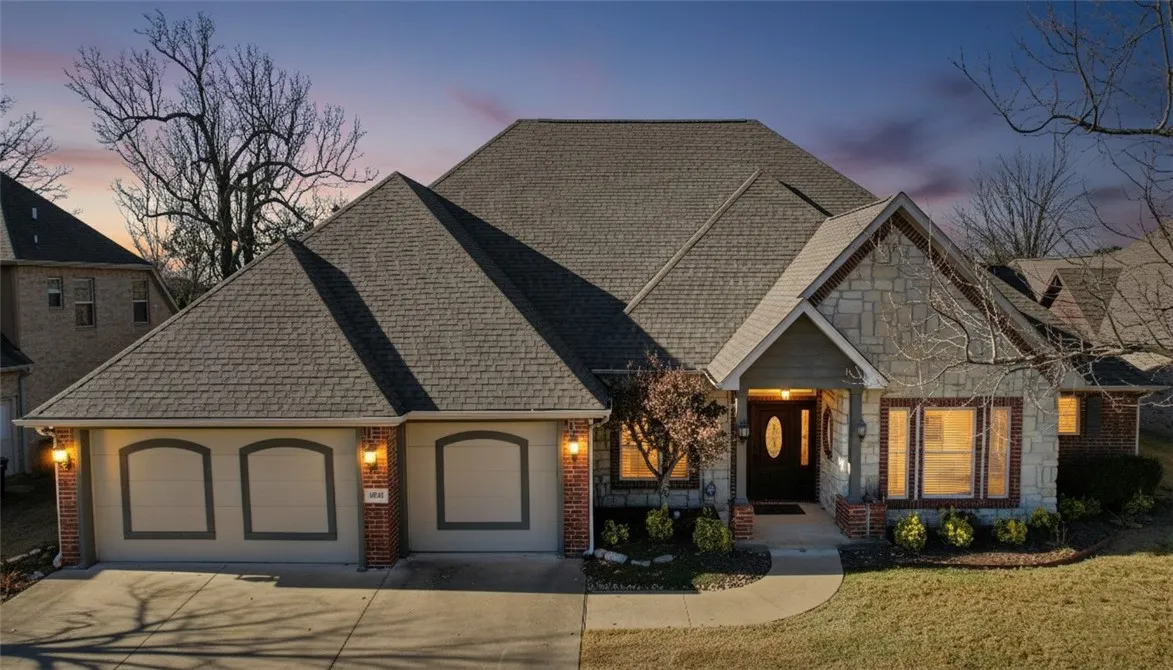 Rogers, Arkansas 72745, United States, 4 Bedrooms Bedrooms, ,3 BathroomsBathrooms,Residential,Active,254801