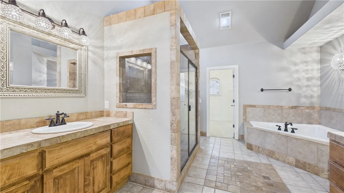 Rogers, Arkansas 72745, United States, 4 Bedrooms Bedrooms, ,3 BathroomsBathrooms,Residential,Active,254801