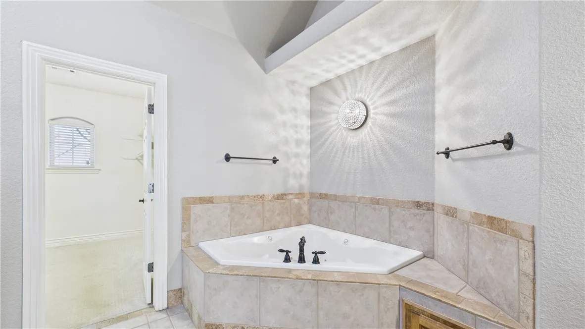 Rogers, Arkansas 72745, United States, 4 Bedrooms Bedrooms, ,3 BathroomsBathrooms,Residential,Active,254801