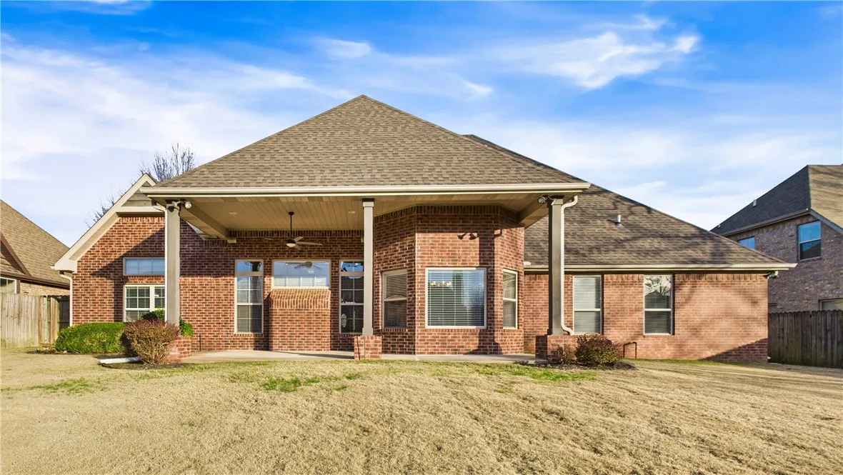 Rogers, Arkansas 72745, United States, 4 Bedrooms Bedrooms, ,3 BathroomsBathrooms,Residential,Active,254801