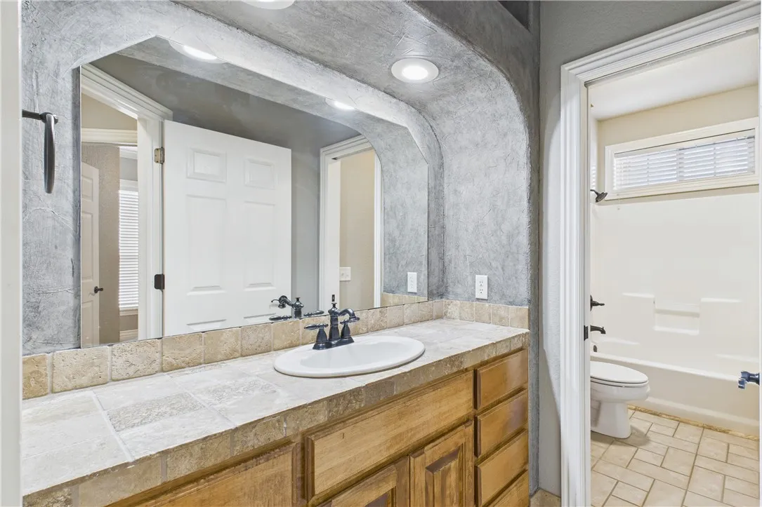 Rogers, Arkansas 72745, United States, 4 Bedrooms Bedrooms, ,3 BathroomsBathrooms,Residential,Active,254801