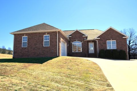 Photo of 205 Hillcrest Drive, Berryville, AR 72616 (MLS # 1341024)