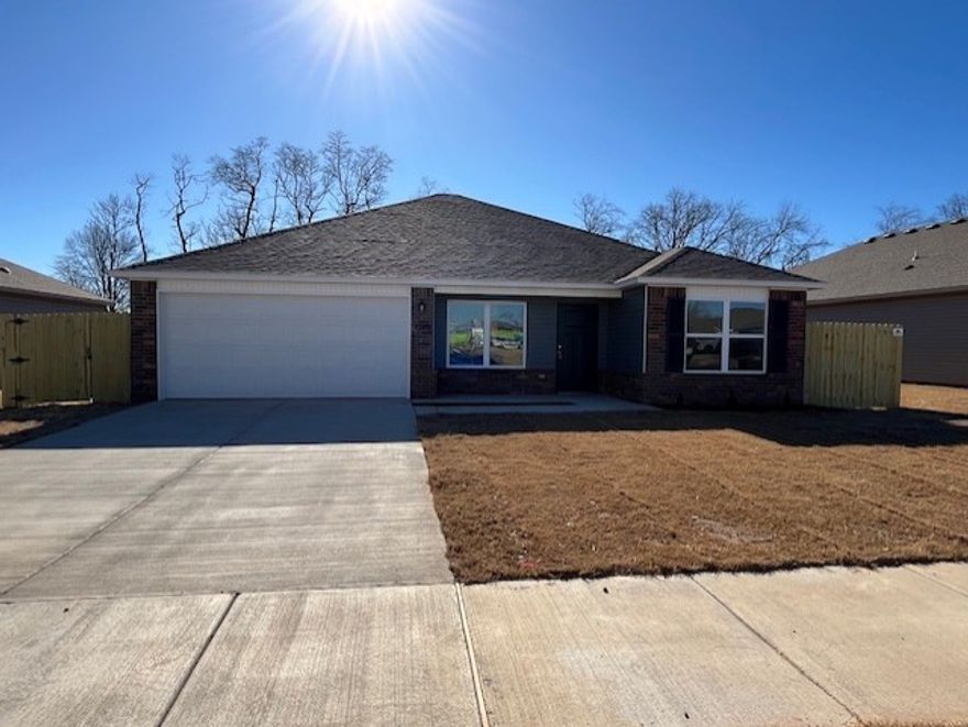 This new construction home features 4 bedrooms, 2 bathrooms, a large living room and a kitchen equipped with energy efficient appliances and a pantry. Spacous counter area with bar stool section and eat in kitchen. Large fenced in backyard and 2 car garage. Convenient to town and schools.