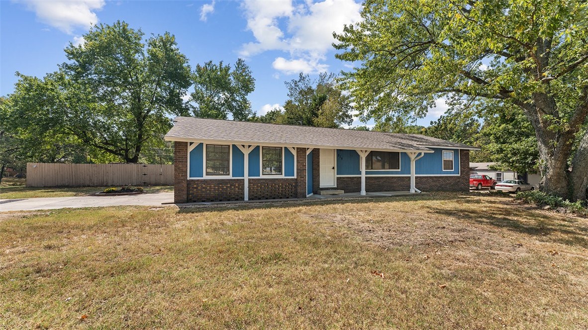 This adorable 3-bedroom, 2-bathroom gem has been recently renovated, blending modern updates with
classic charm. What's new? Flooring, paint, counter tops, shower heads, ceiling fans, smoke detectors, and interior doors. Unique fenced in backyard offers separation of animals and kids areas and privacy. Conveniently located near local amenities, this move-in-ready home is ready for you to make it your own!