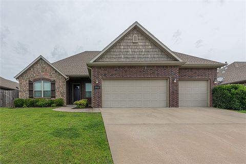 Photo of 2912 W Featherock Way, Fayetteville, AR 72704 (MLS # 1353330)