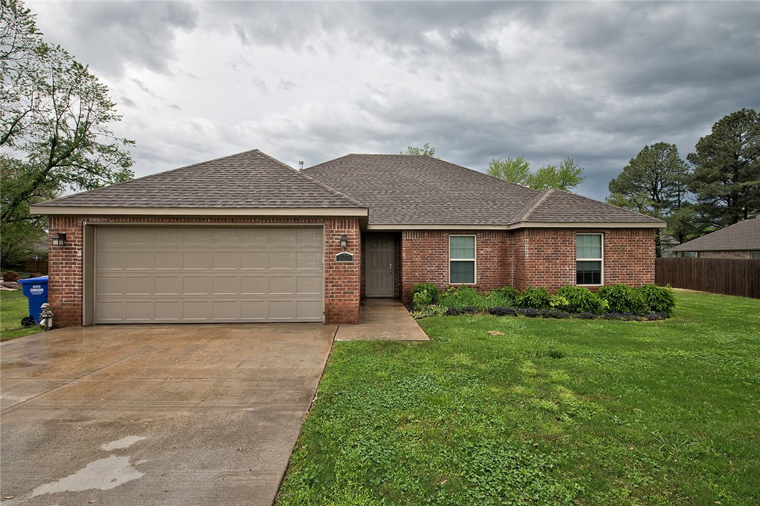 Home located in the heart of NWA, no covenants or restrictions on .38 acre lot, on dead-end street. Room for RV, boat, trailer, company truck, pool, chicken coop or garden.
Built in 2018 by Paul Pinkley Construction. All brick, storage in attic with plywood flooring. Stratus black 3cm granite countertops. Wood-look porcelain tile throughout house except 2 bedrooms.
Electric or gas connection for stove. Wider hallways. Remote for gas fireplace. Large walk-in shower with whirlpool tub and dual sinks in owner's suite.
Larson storm door on back, refrigerator conveys. Agent owned. Tenant occupied.