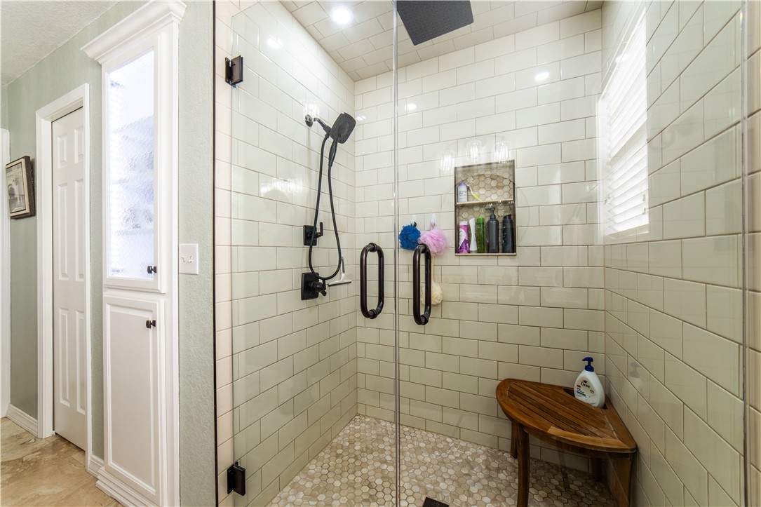 20-18-33-RURAL - Residential