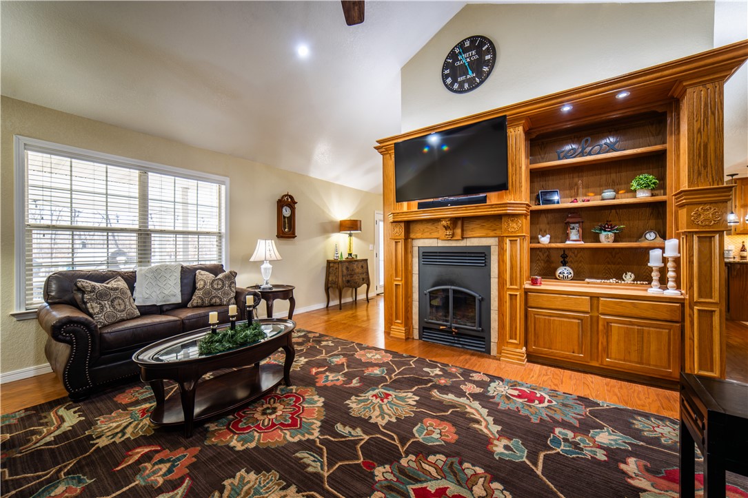 20-18-33-RURAL - Residential