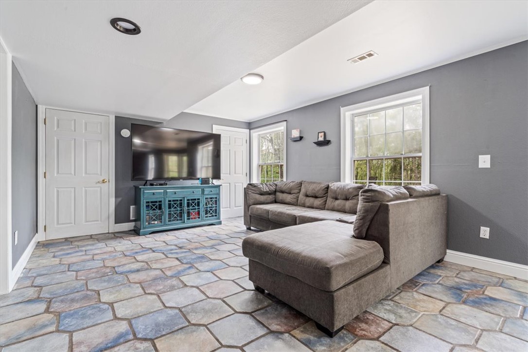 21-19-29-RURAL - Residential