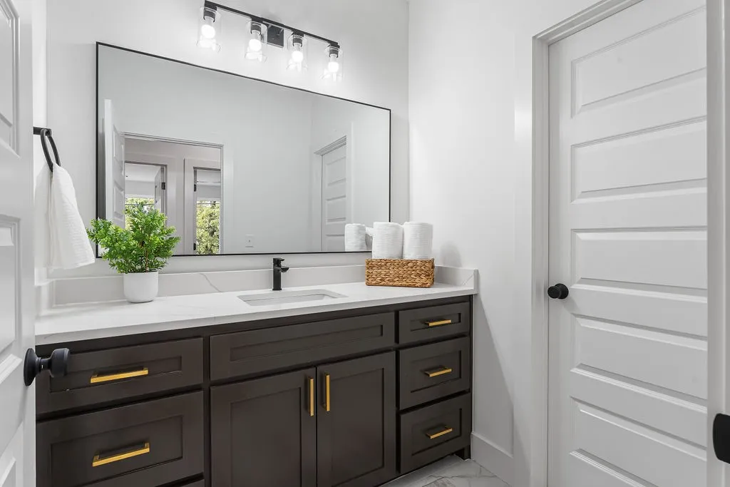 Rogers, Arkansas 72756, United States, 3 Bedrooms Bedrooms, ,3 BathroomsBathrooms,Residential,Active,117083