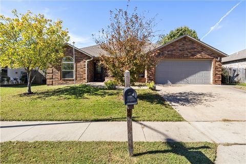 Photo of 1906 Audabon Park Court, Siloam Springs, AR 72761 (MLS # 1327081)