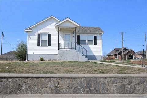 Photo of 2402 S Kentucky Avenue, Joplin, MO 64804 (MLS # 1338940)