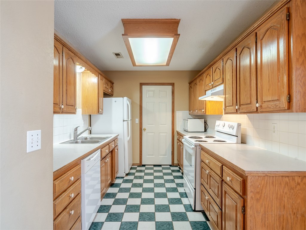 Walnut Valley Sub Bentonville - Residential Lease