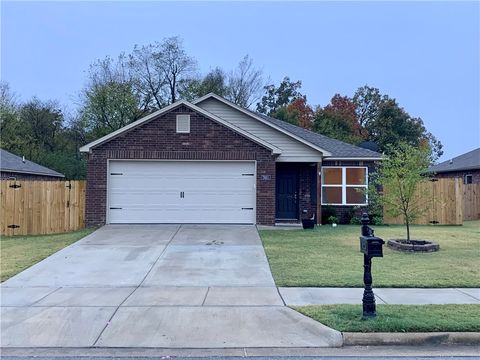 Photo of 7851 Bridgegate Avenue, Springdale, AR 72762 (MLS # 1331794)