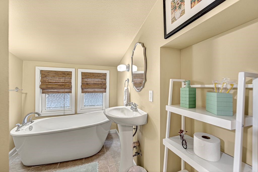 W A Burks Add Bentonville - Residential Lease