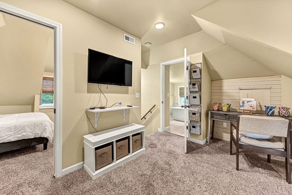 W A Burks Add Bentonville - Residential Lease