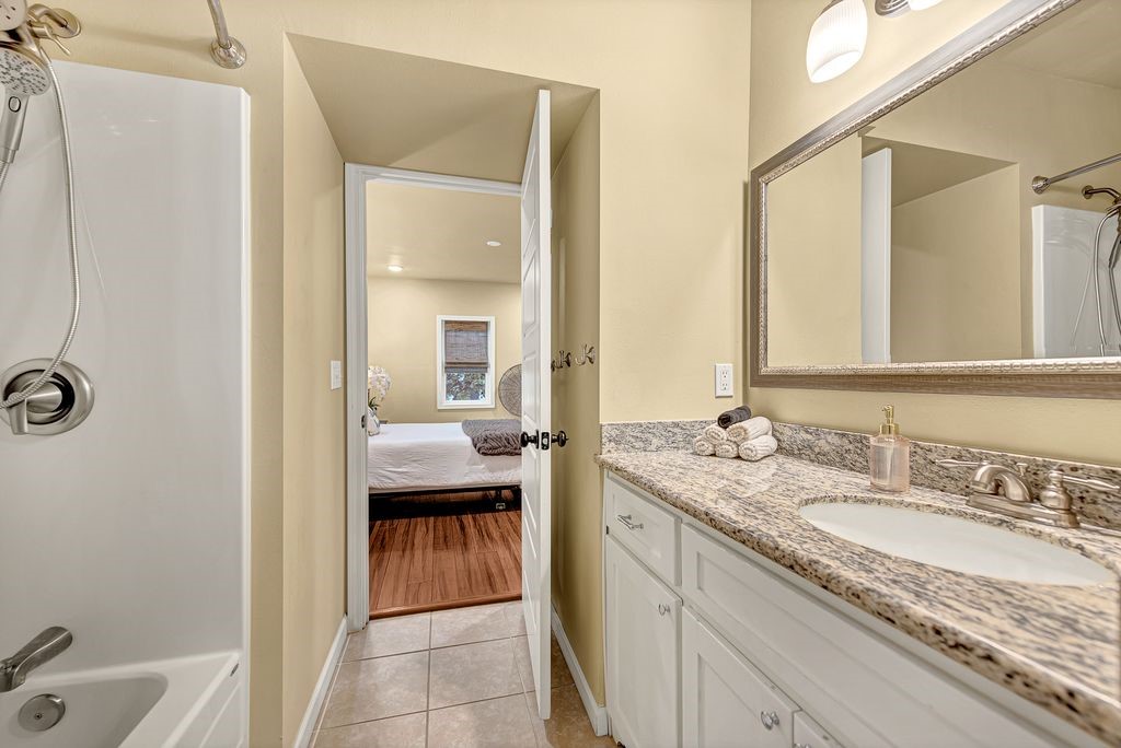 W A Burks Add Bentonville - Residential Lease