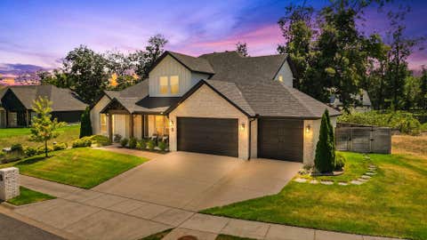 Photo of 109 SW Autumn Hills Road, Bentonville, AR 72712 (MLS # 1357916)