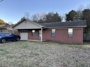 Wow! 3 bedroom home under 100,000 in Russellville. It has a Privacy fence in the back and a newer walk in shower. Roof, water heater, and heat pump are 5 year old. Hvac get serviced yearly. Set your appointment today.